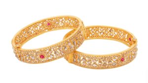 Screw-type bangle