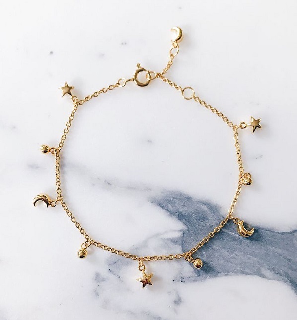 7 Popular And Stylish Gold Bracelet Designs For You 6 Charm Bracelet - Stylish Gold Bracelet Designs