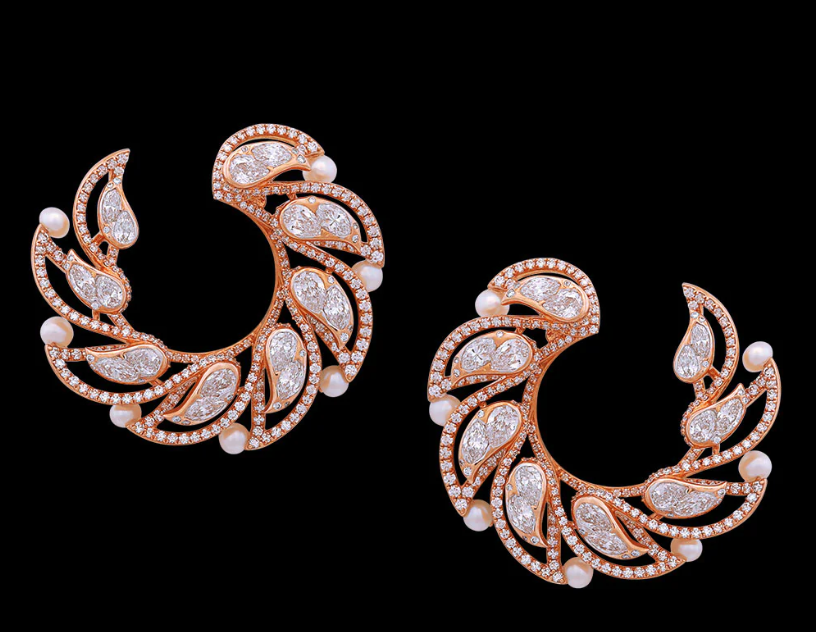 9 Must-Have Dhanteras Jewellery Pieces for Every Woman 2 Dazzling Earrings - Dhanteras Jewellery Pieces