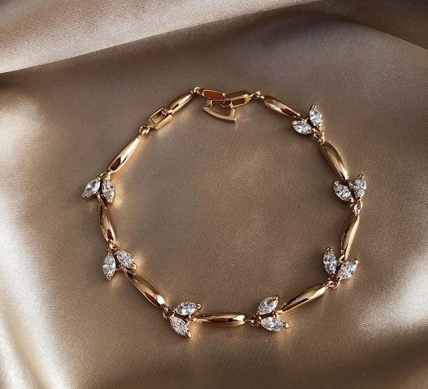 7 Popular And Stylish Gold Bracelet Designs For You 1 Leaf Bracelet - Stylish Gold Bracelet Designs