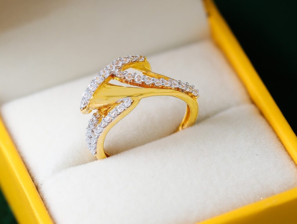 Jewellery Under 25K You Must Have 7 Abstract Design Diamond Ring