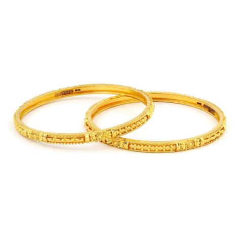 7 Daily Use Gold Bangles for Women You Should Buy 3 Traditional Patterned Gold Bangles
