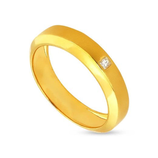 7 Timeless Friendship Day Jewellery Gift Ideas for Your Best Friend 4 Classic Gold Band with a Diamond Accent