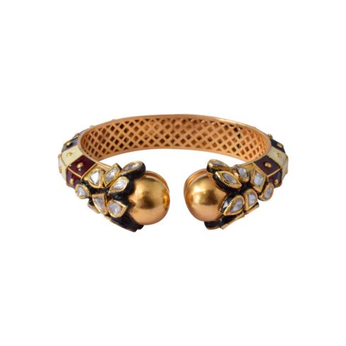 12 Elegant Gold Bracelets That Elevate Your Style 2 Cuff Style Bracelet