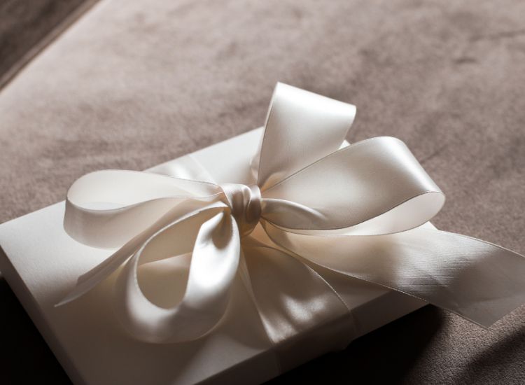 Timeless Wedding Jewelry for Every Tradition by VBJ 3 Jewellery for Guests