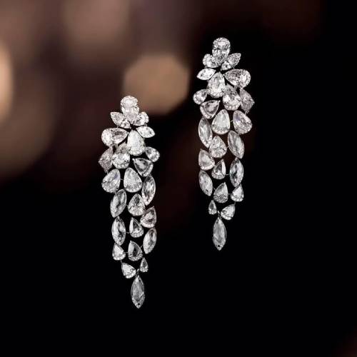 9 Dazzling Diamond Jewelry Gift for Brides 2 Dazzling Diamond Earrings