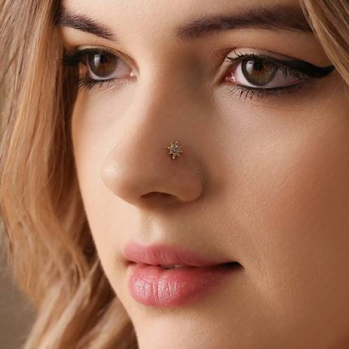 Gold Latest Nose Pin Designs for an Ethnic Touch in 2025 1 Minimalistic Gold Nose Pins