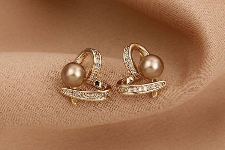 Exclusive Pearl Earrings
